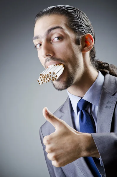 Anti sigara kavramı ile adam — Stok fotoğraf