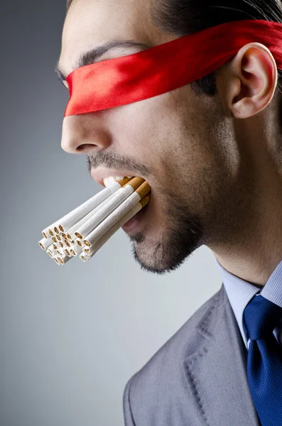 反吸烟概念和男人在一起 — 图库照片