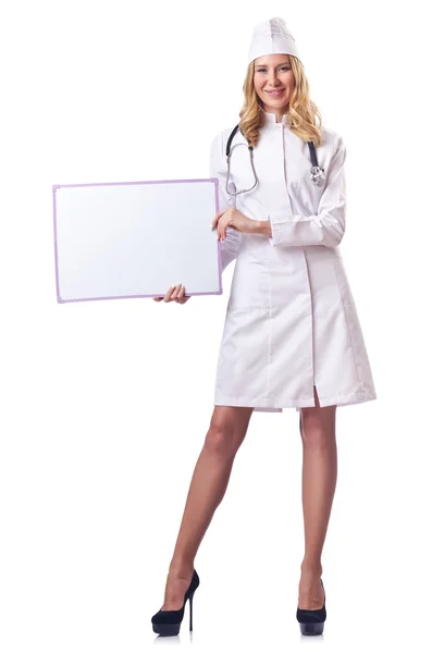 Médico mujer con tablero en blanco — Foto de Stock