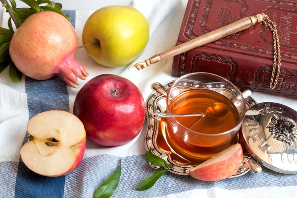 Miel con manzana para Rosh Hashaná — Foto de Stock