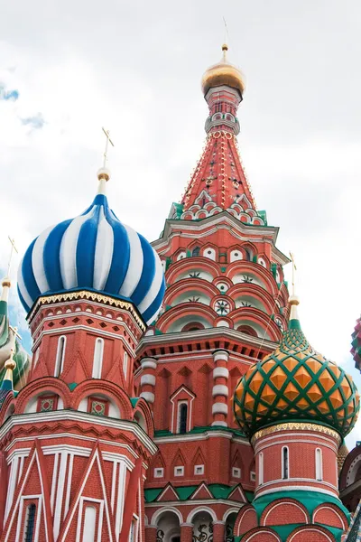 St. Basil's Cathedral in Moskou op het Rode plein — Stockfoto