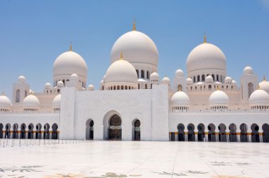 Abu Dabi Şeyh Zayed Beyaz Cami