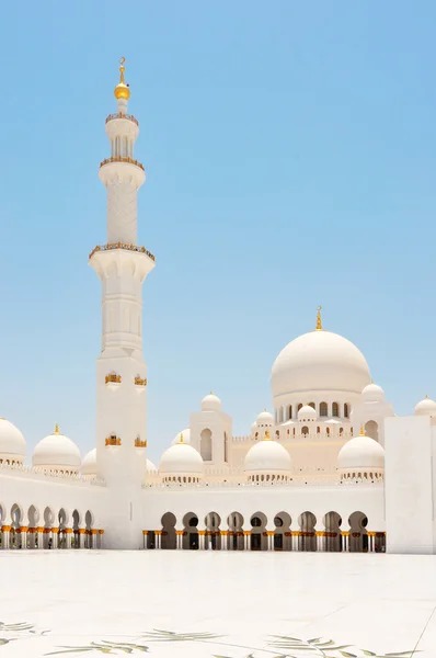 Белая мечеть Абу-Даби Шейха Заида — стоковое фото