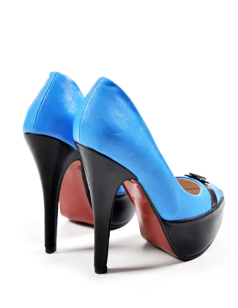 Chaussure à talons hauts bleue isolée — Photo