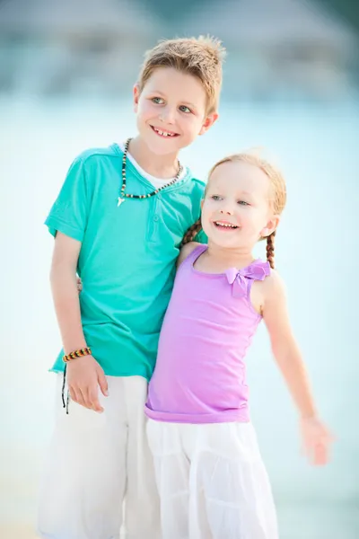 Happy kids outdoors — Stock Photo, Image