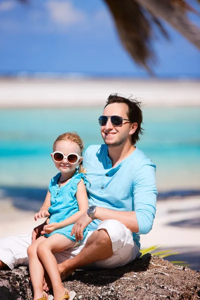 Отец и дочь в отпуске — стоковое фото