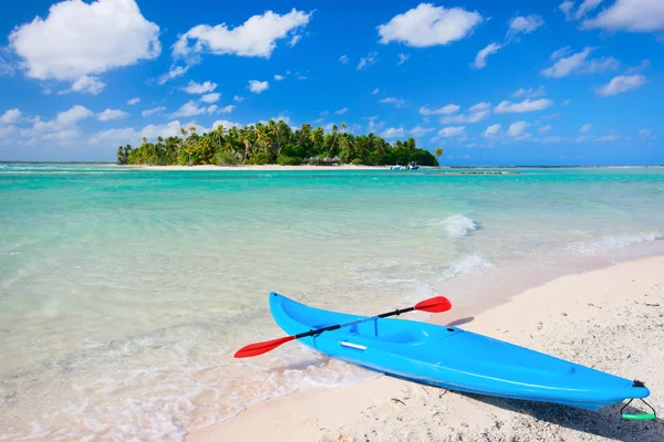 Kayak su una spiaggia — Foto Stock