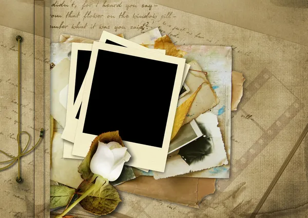Винтажный альбом с Polaroid — стоковое фото