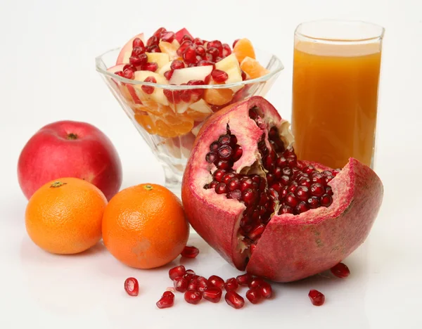 Reife Früchte und Saft — Stockfoto