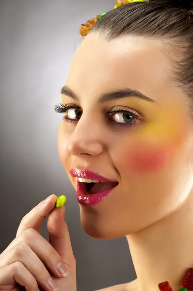 Close-up πορτρέτο της όμορφη μελαχρινή με αίγλη μακιγιάζ — Φωτογραφία Αρχείου