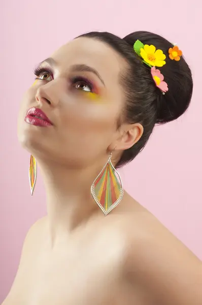 Close-up retrato de bela morena com glamour make-up — Fotografia de Stock