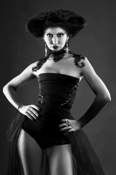 Krásná brunetka s gothic make-up — Stock fotografie