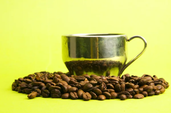 Šálek kávových zrn — Stock fotografie