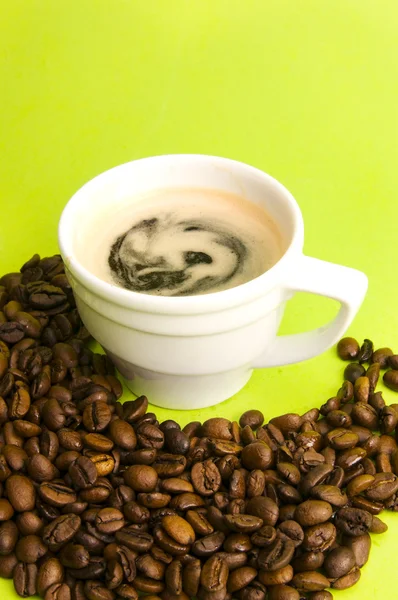 Taza de café y frijoles —  Fotos de Stock