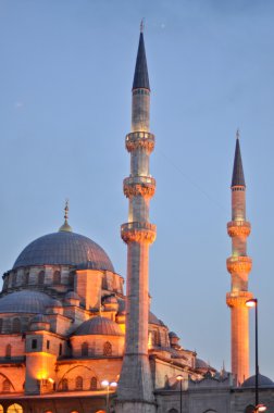 Valide sultan Camii, yeni cami en ünlü