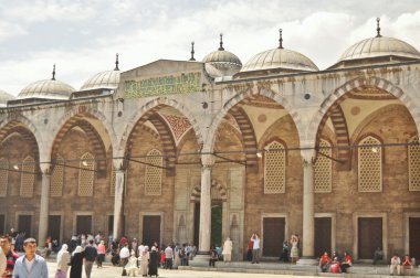 sultanahmet cami avlusu turist