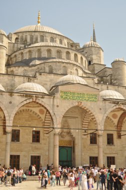 sultanahmet cami avlusu turist