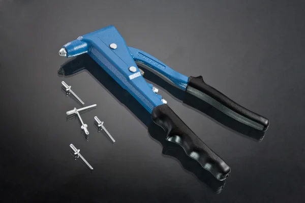 Hand riveting tool — Stock Photo, Image