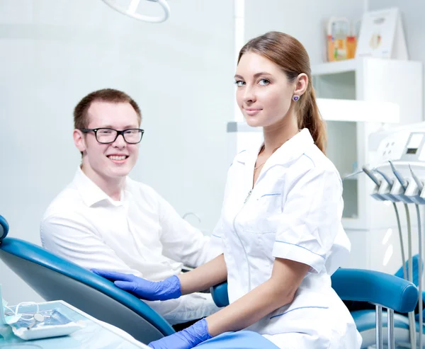 Zahnärztin oder Dentalhygienikerin Porträt — Stockfoto