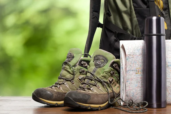 Backpack and shoes backpackers — Stock Photo, Image