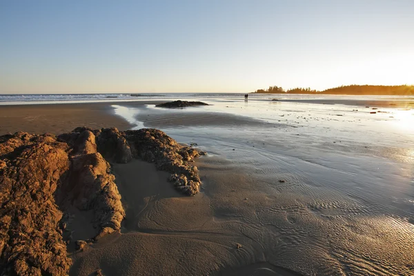 Magnifika stranden på en solnedgång — Stockfoto