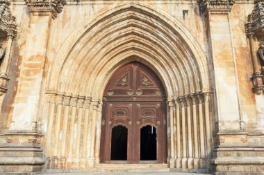 giriş olarak Katolik Manastırı