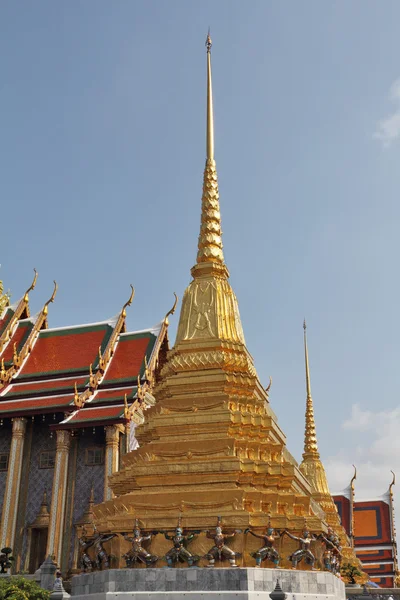 The gilded temple - stupa — Stock Photo, Image