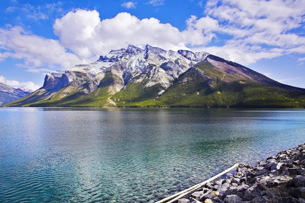 Холодне озеро штрафу — стокове фото