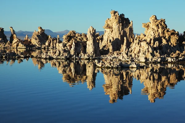El hermoso lago Mono — Foto de Stock