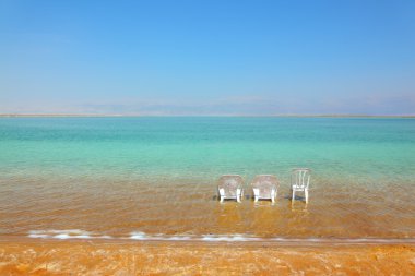 beyaz plaj koltuk ve sandalye