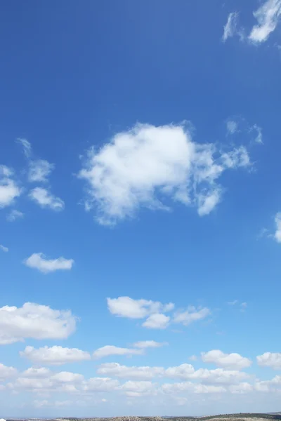Светлые облака — стоковое фото