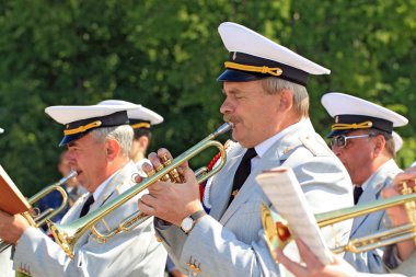 Velikij novgorod, Rusya Federasyonu - 10 Haziran: askeri orkestra sokak