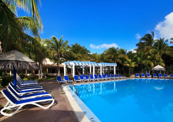 Pool of hotel Melia Cayo Guillermo. — Stock Photo, Image