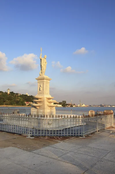 Estatua del dios griego Poseidón en la bahía de La Habana — Foto de Stock