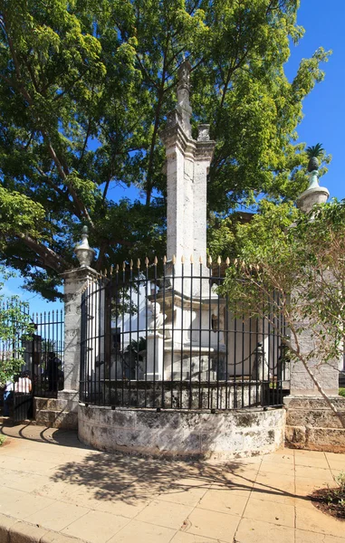 Column Governor de Kasigal near the templel Templete. — Stock Photo, Image