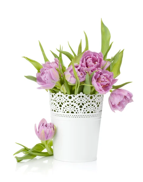 Rosa tulpaner i metall blomkruka — Stockfoto