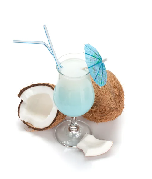 蓝色夏威夷鸡尾酒和椰子 — 图库照片