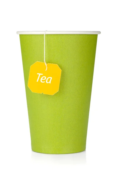 Tazza di tè di cartone con bustina di tè — Foto Stock