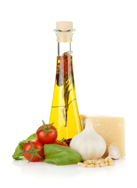 Olive oil, cherry tomatoes, basil, garlic and parmesan — Stock Photo, Image