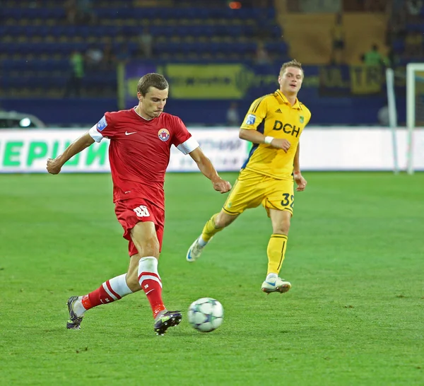 FC Metalist Charków vs fc pozycji piłka nożna — Zdjęcie stockowe