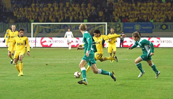 Fc メタリスト ハリコフ対 fc オボロニ キエフ サッカーの試合します。 — ストック写真
