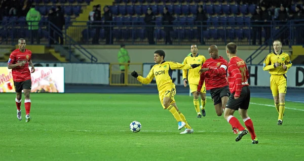 メタリスト ハリコフ vs metalurh zaporizhya サッカーの試合 — ストック写真