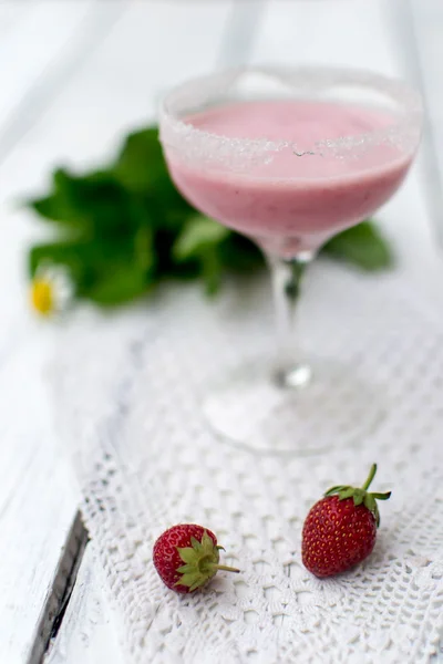 Strawberry milkshake — Stock Photo, Image