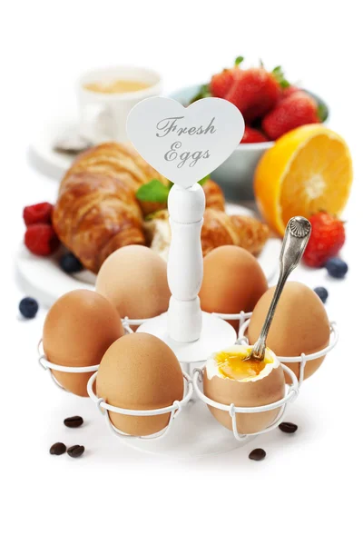 Desayuno fresco saludable con huevos —  Fotos de Stock