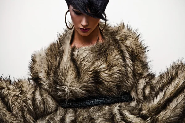 Elegant fashionable woman in fur. Fashion photo. — Stock Photo, Image