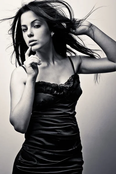 Black-white portrait of young romantic beauty. — Stock Photo, Image