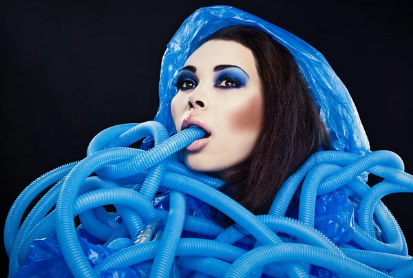 Hermosa cara femenina joven futurista con maquillaje de moda azul . —  Fotos de Stock