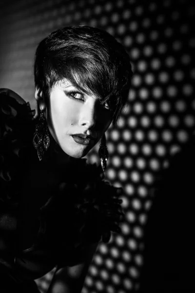 Krásné módní ženská tvář. černobílá fotografie. — Stock fotografie