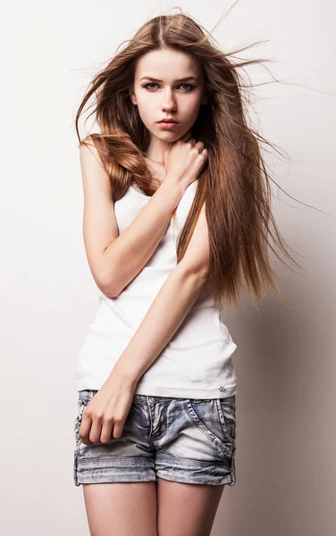 Young sensual model girl pose in studio. — Stock Photo, Image
