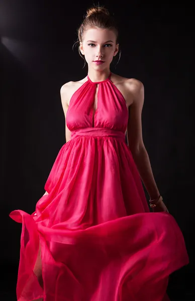 Mladá žena smyslné & krása v módní oblečení. — Stock fotografie